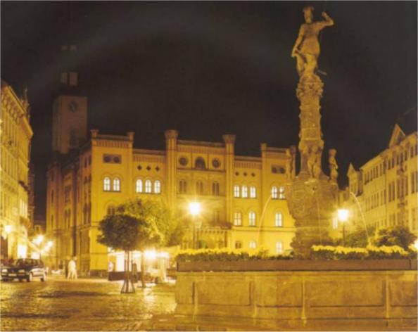 Das Rathaus bei Nacht